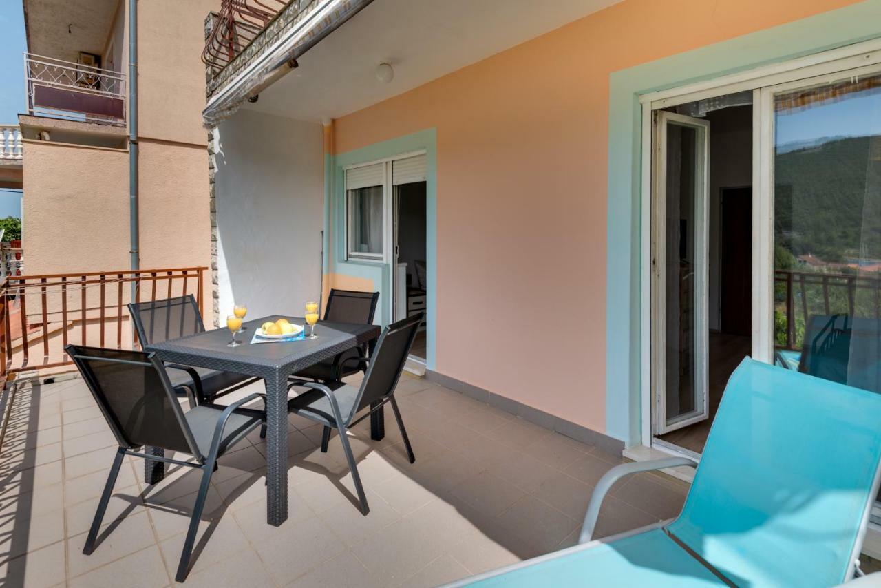 Cozy Apartment Stana In Grebastica Sibenik Exterior photo