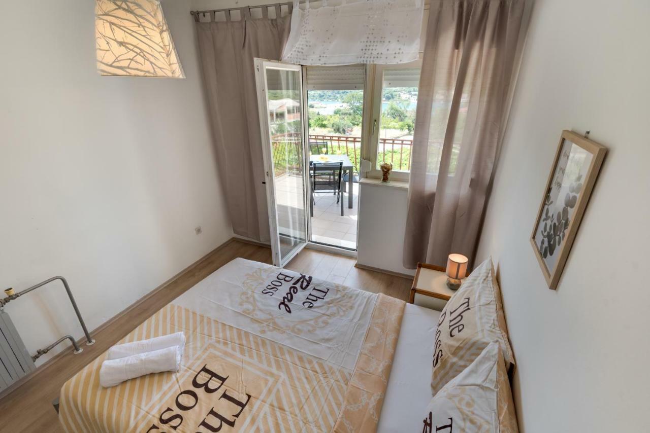 Cozy Apartment Stana In Grebastica Sibenik Exterior photo
