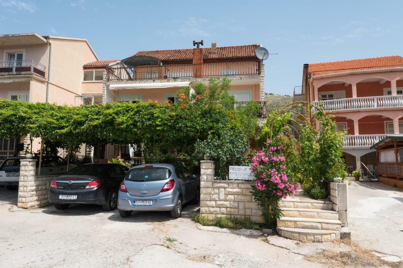 Cozy Apartment Stana In Grebastica Sibenik Exterior photo
