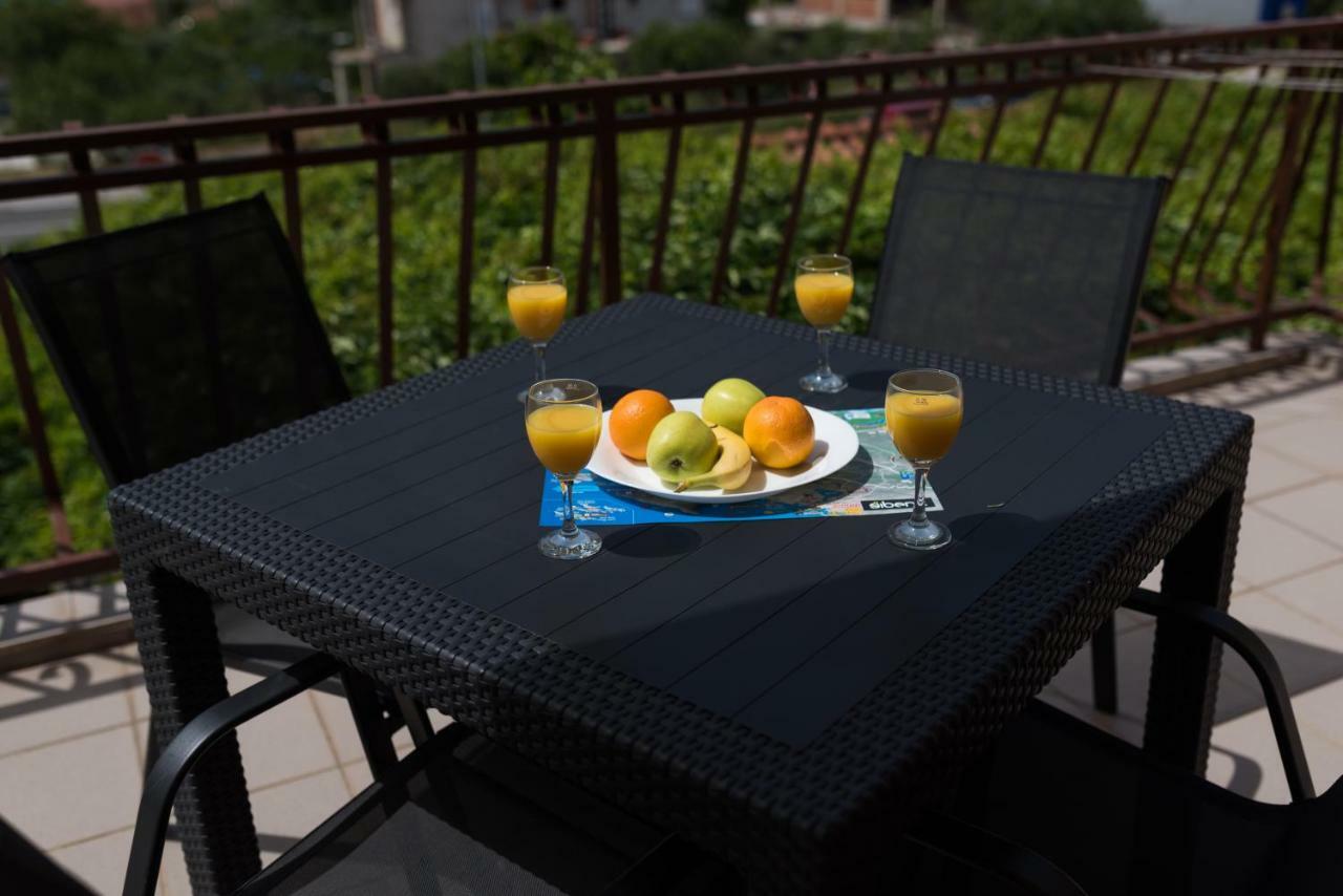 Cozy Apartment Stana In Grebastica Sibenik Exterior photo