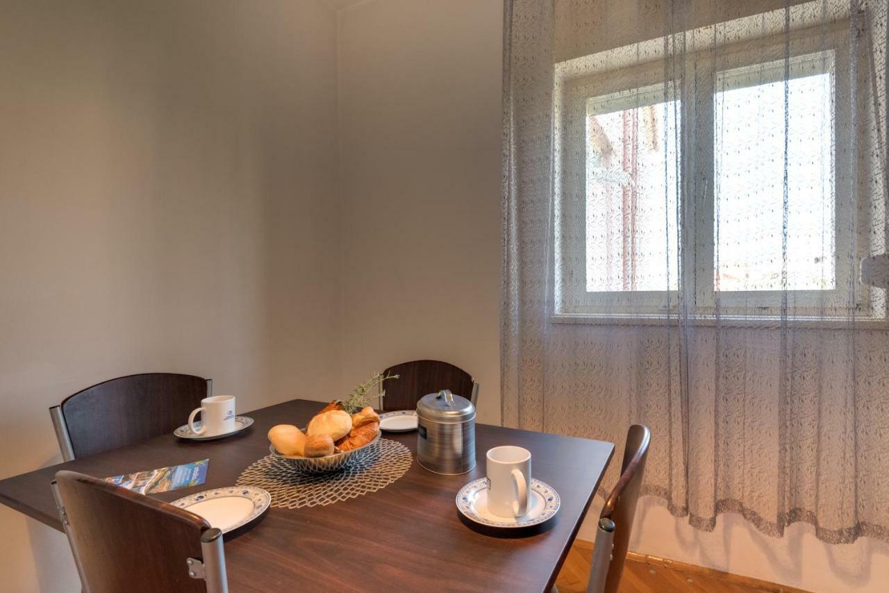 Cozy Apartment Stana In Grebastica Sibenik Exterior photo